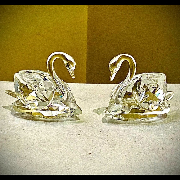 Swarovski Silver Crystal Swans - Picture 1 of 6